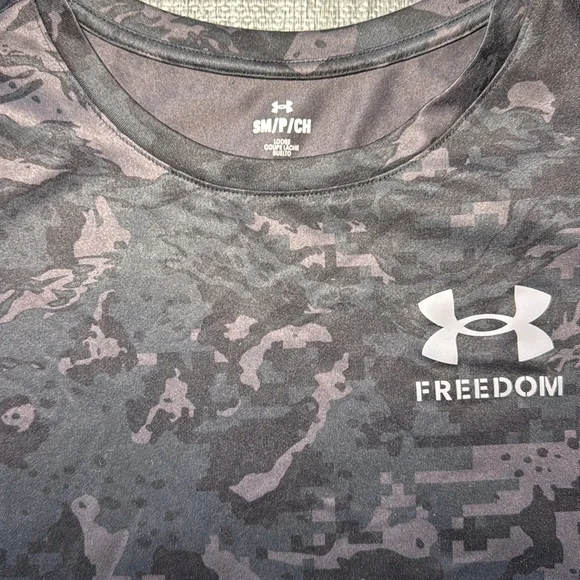 Under Armour Freedom Camo Short Sleeve - Women's Size S - Picture 3 of 5